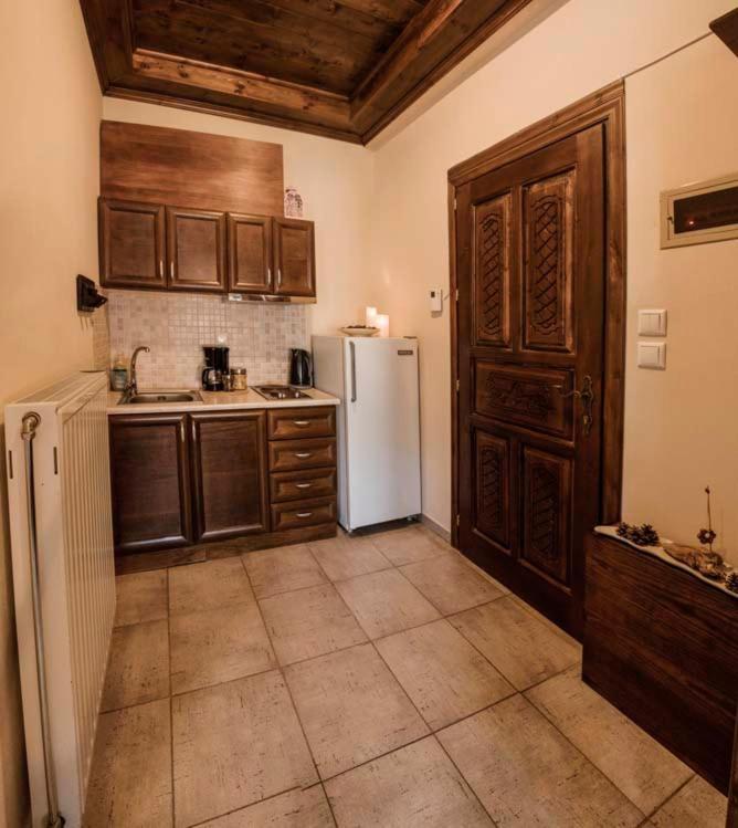 Guesthouse Theodorou Eláti Екстериор снимка